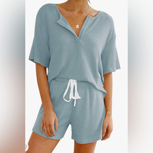 KIKIBERRY NWT 2 piece short set 2x - Picture 1 of 2